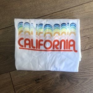 Gap California T-shirt w Rainbow Cascade Letters